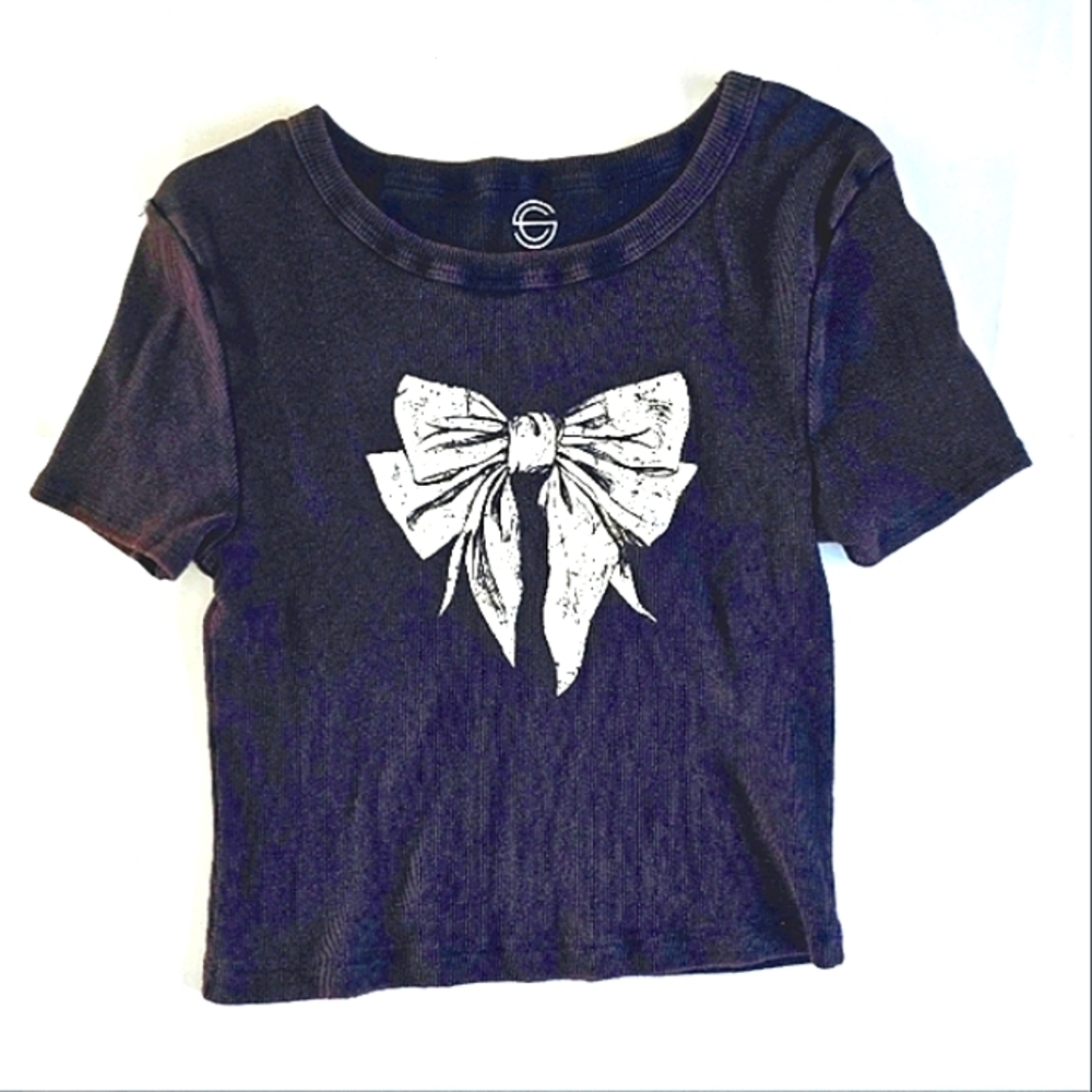 Social Culture Short Sleeve Cropped Tee Bow Graphic